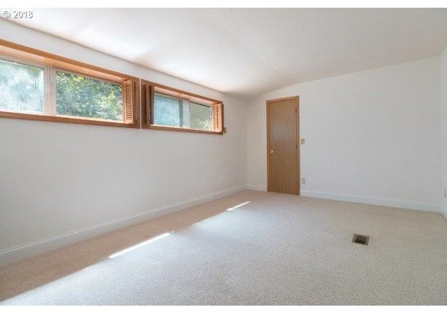 11359 Tyee Road Umpqua, OR 97486 - Photo 17 of 32 Gallery Image 17