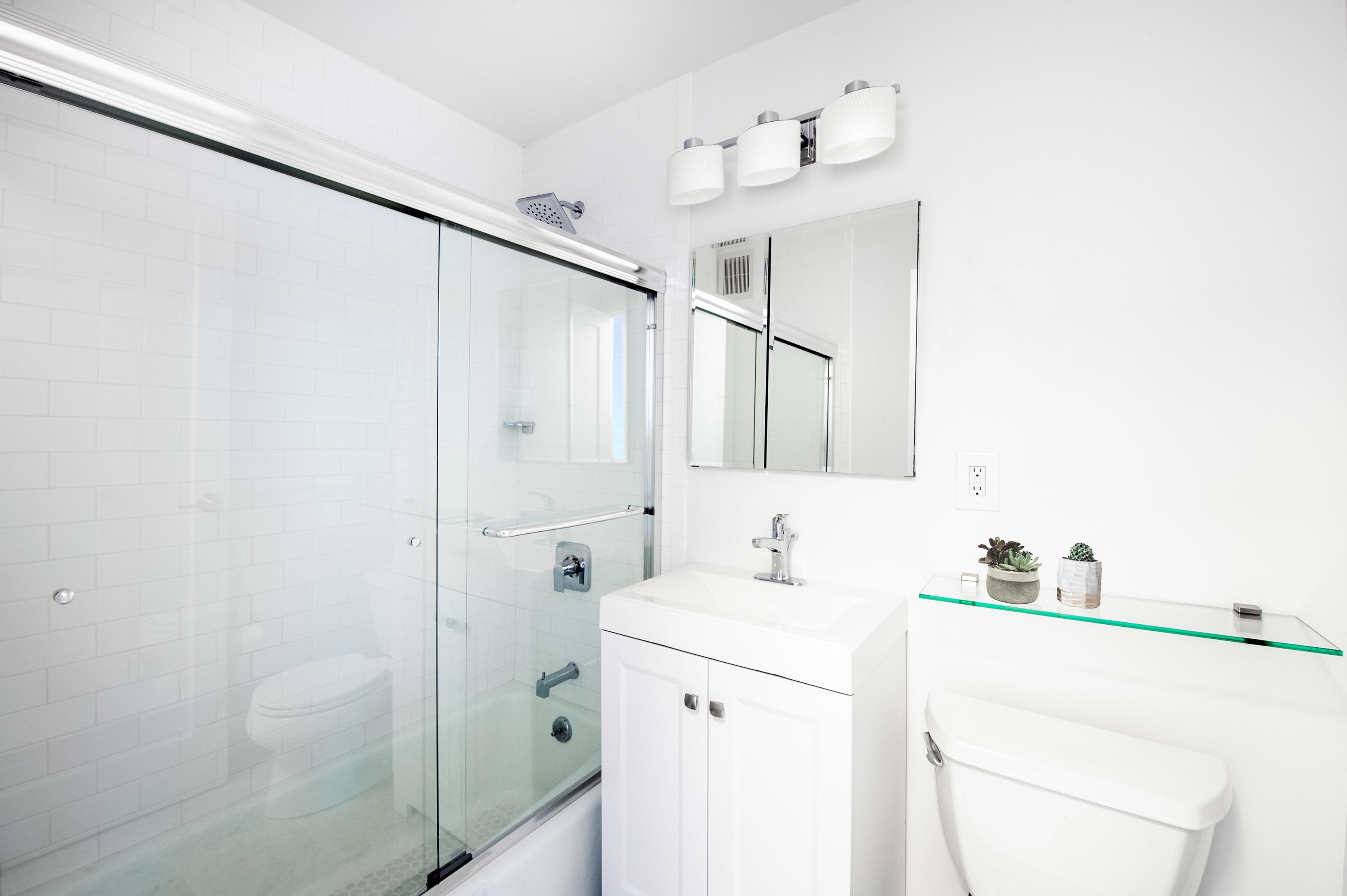 333 East 45th Street, Unit 11D Manhattan, NY 10017 - Photo 4 of 7