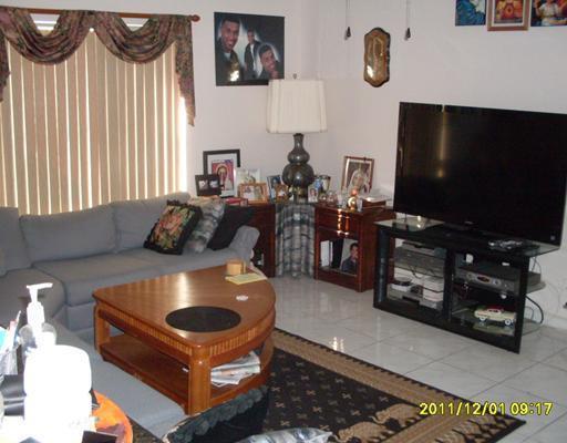 9840 Southwest 3rd Street Pembroke Pines, FL 33025 - Photo 6 of 17