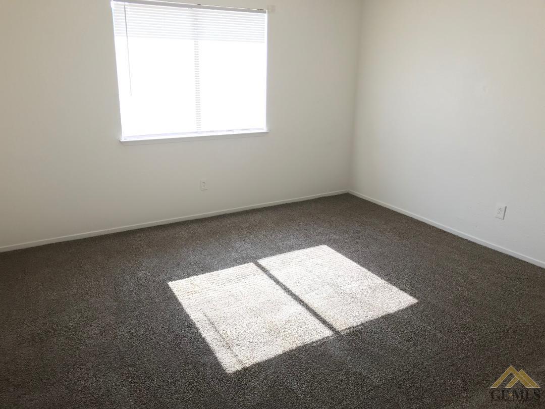 3501 Harris Road Bakersfield, CA 93313 - Photo 6 of 7 Gallery Image 6