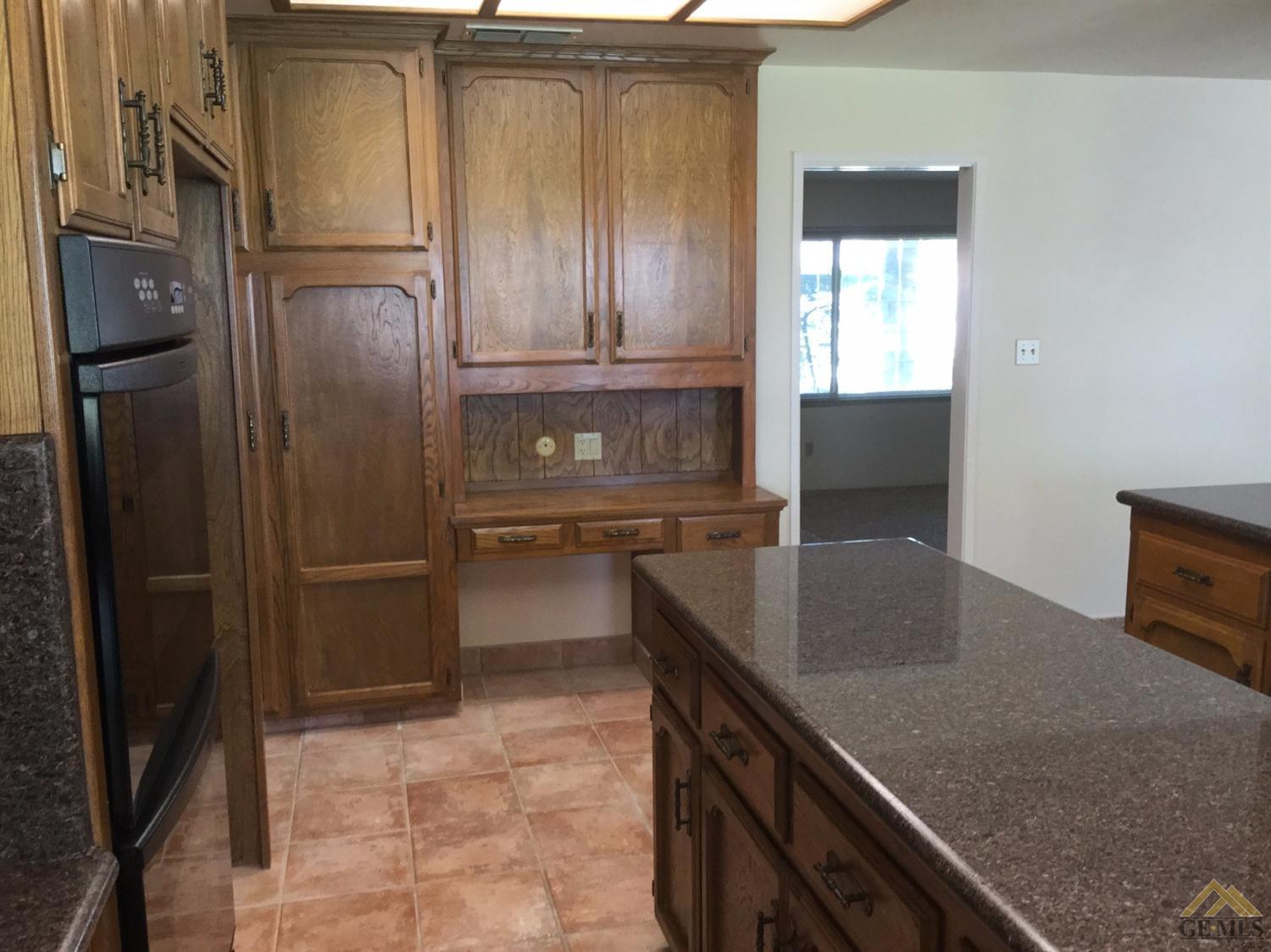 5008 Panorama Drive Bakersfield, CA 93306 - Photo 7 of 40