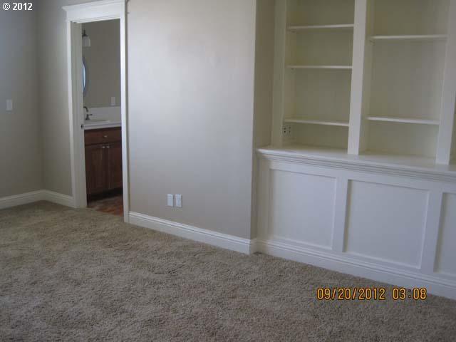 1052 Northwest Rimrock Drive Redmond, OR 97756 - Photo 8 of 14 Gallery Image 8
