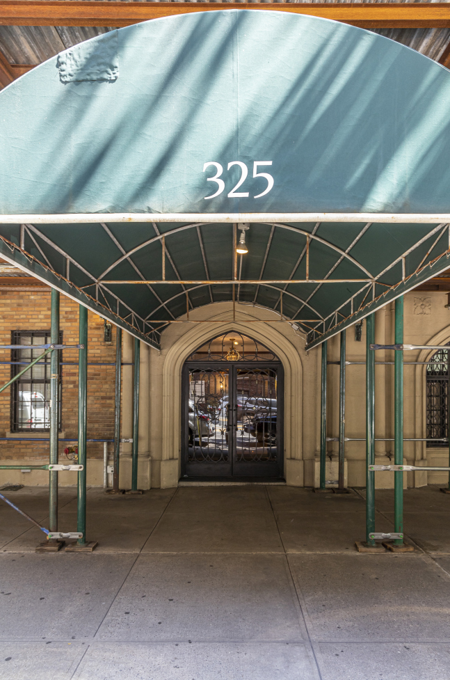 325 E 79th St, Manhattan, NY 10075 - Photo 4 of 5