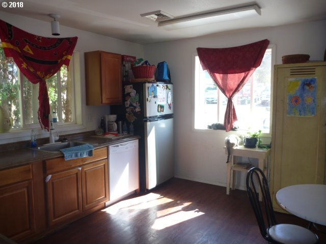 613 Main Street Yoncalla, OR 97499 - Photo 4 of 11 Gallery Image 4
