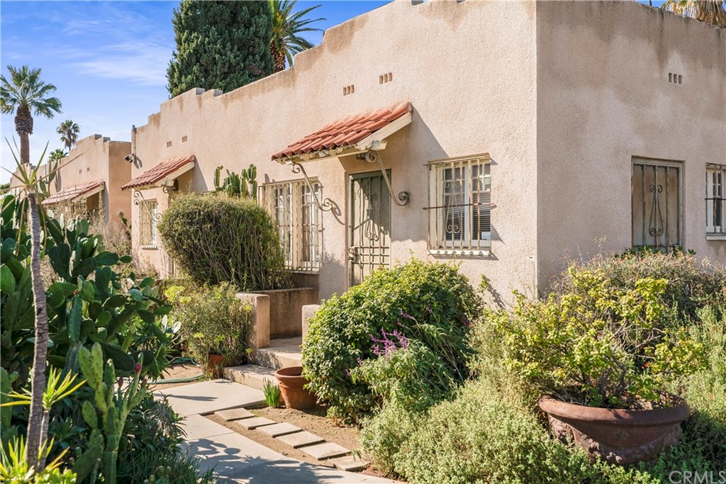 4061 Mission Inn Avenue Riverside, CA 92501 - Photo 26 of 30 This angle shows how each of the entrances has it's own landing and address.