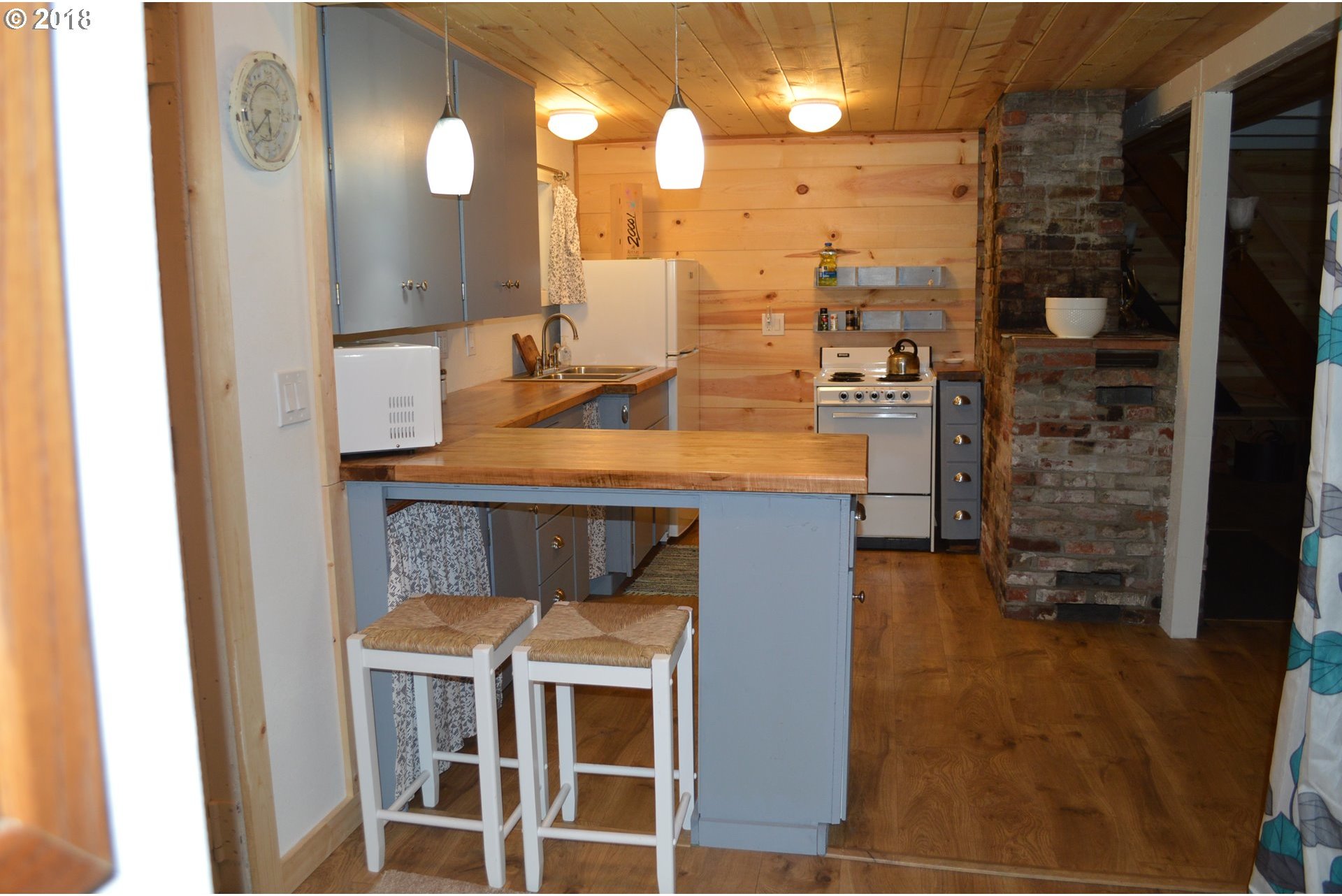 28018 Road 12 Rhododendron, OR 97049 - Photo 26 of 28 Gallery Image 26