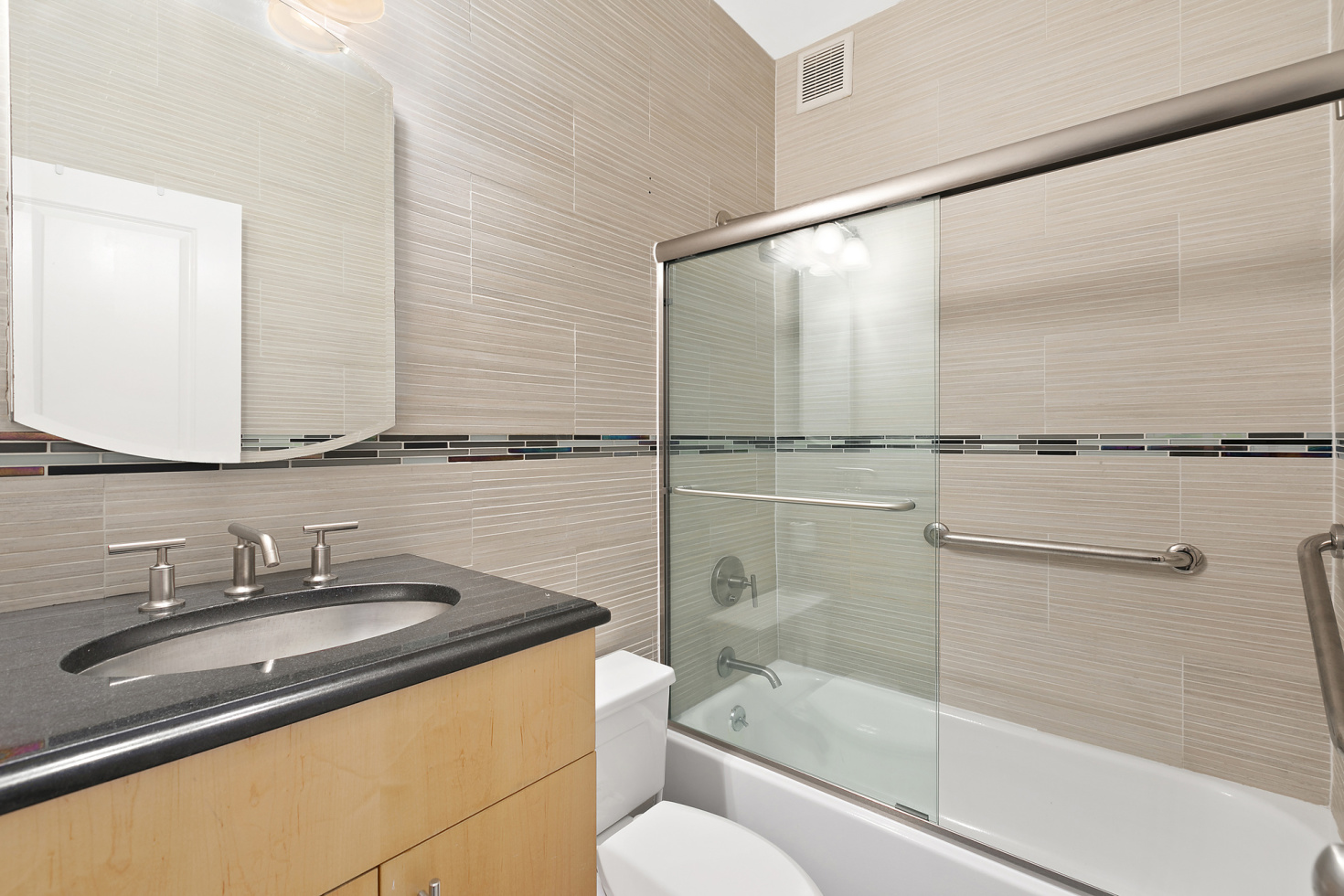 525 East 80th Street, Unit 1B Manhattan, NY 10075 - Photo 8 of 11