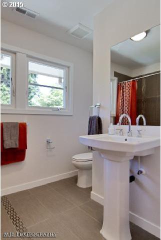 2814 Southwest Periander Street Portland, OR 97201 - Photo 12 of 16