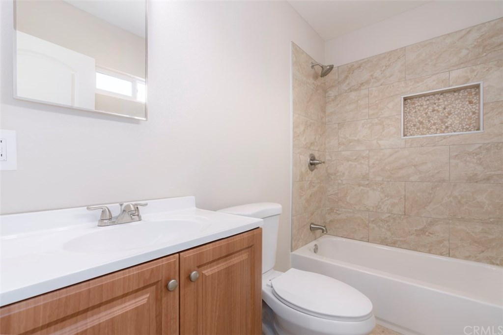 2412 Strong Avenue Commerce, CA 90040 - Photo 20 of 32