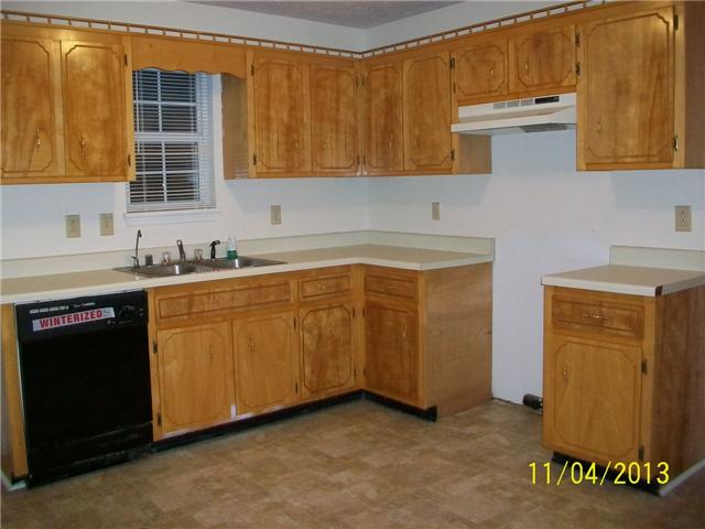 1007 State Line Road Oak Grove, KY 42262 - Photo 3 of 13