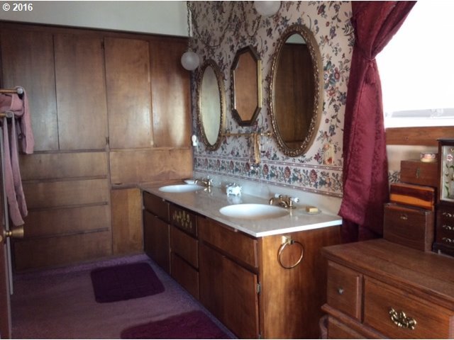 69733 Knight Lane Elgin, OR 97827 - Photo 19 of 30 Gallery Image 19