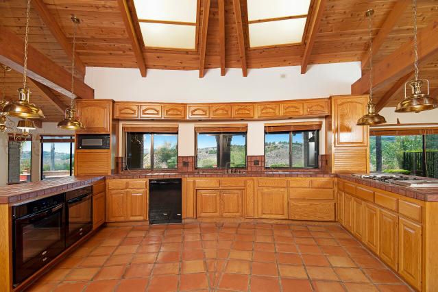 2308 Willow Glen Road Fallbrook, CA 92028 - Photo 3 of 19