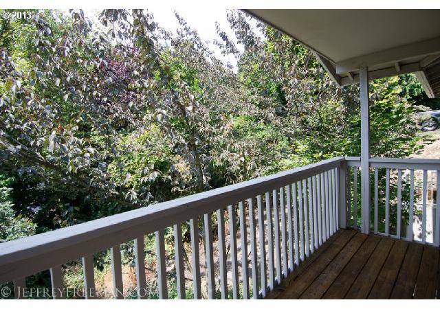 1129 Southwest Gaines Street Portland, OR 97239 - Photo 6 of 13