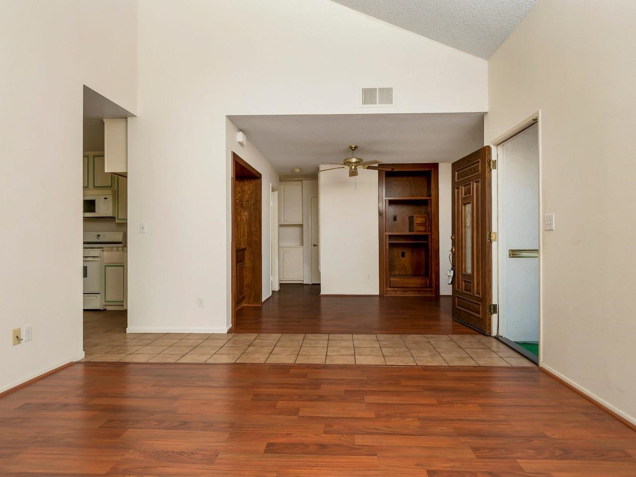 8538 Dunwoodie Road Santee, CA 92071 - Photo 4 of 24 Gallery Image 4