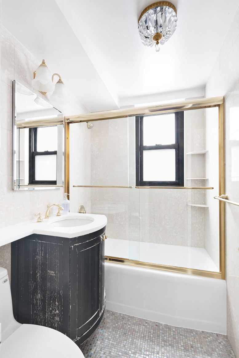 233 East 69th Street, Unit 10I Manhattan, NY 10021 - Photo 5 of 6