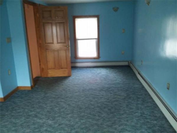 680 Jackson Street Methuen, MA 01844 - Photo 8 of 10