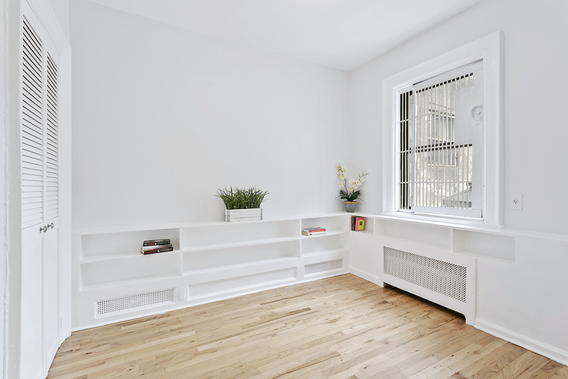 307 West 107th Street, Unit 7, Manhattan Manhattan, NY 10025 - Photo 4 of 8 Gallery Image 4