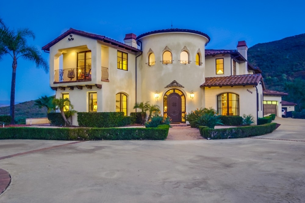 1218 Via Privada Escondido, CA 92029 - Photo 3 of 25 Low maintence