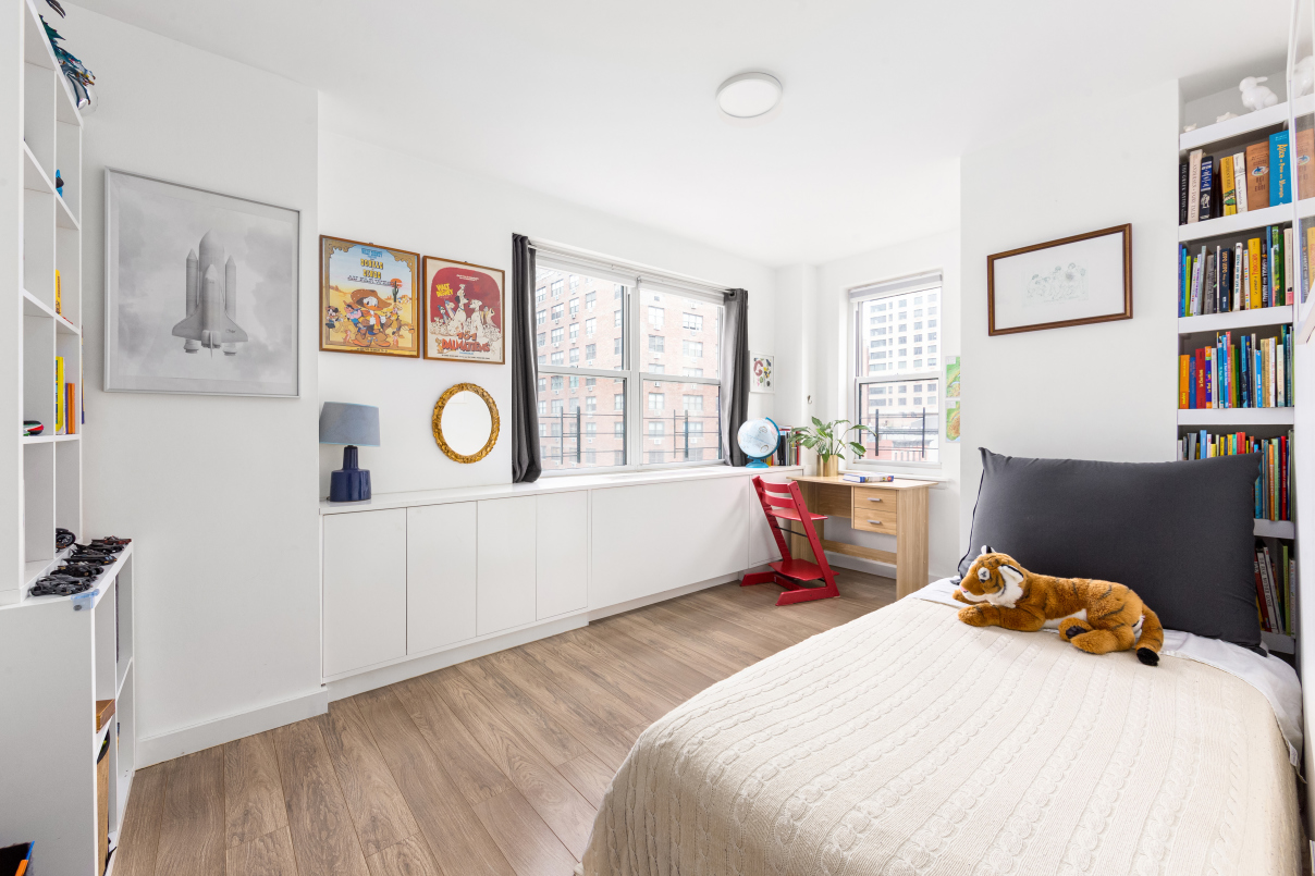 200 East 24th Street, Unit 806 Manhattan, NY 10010 - Photo 4 of 8