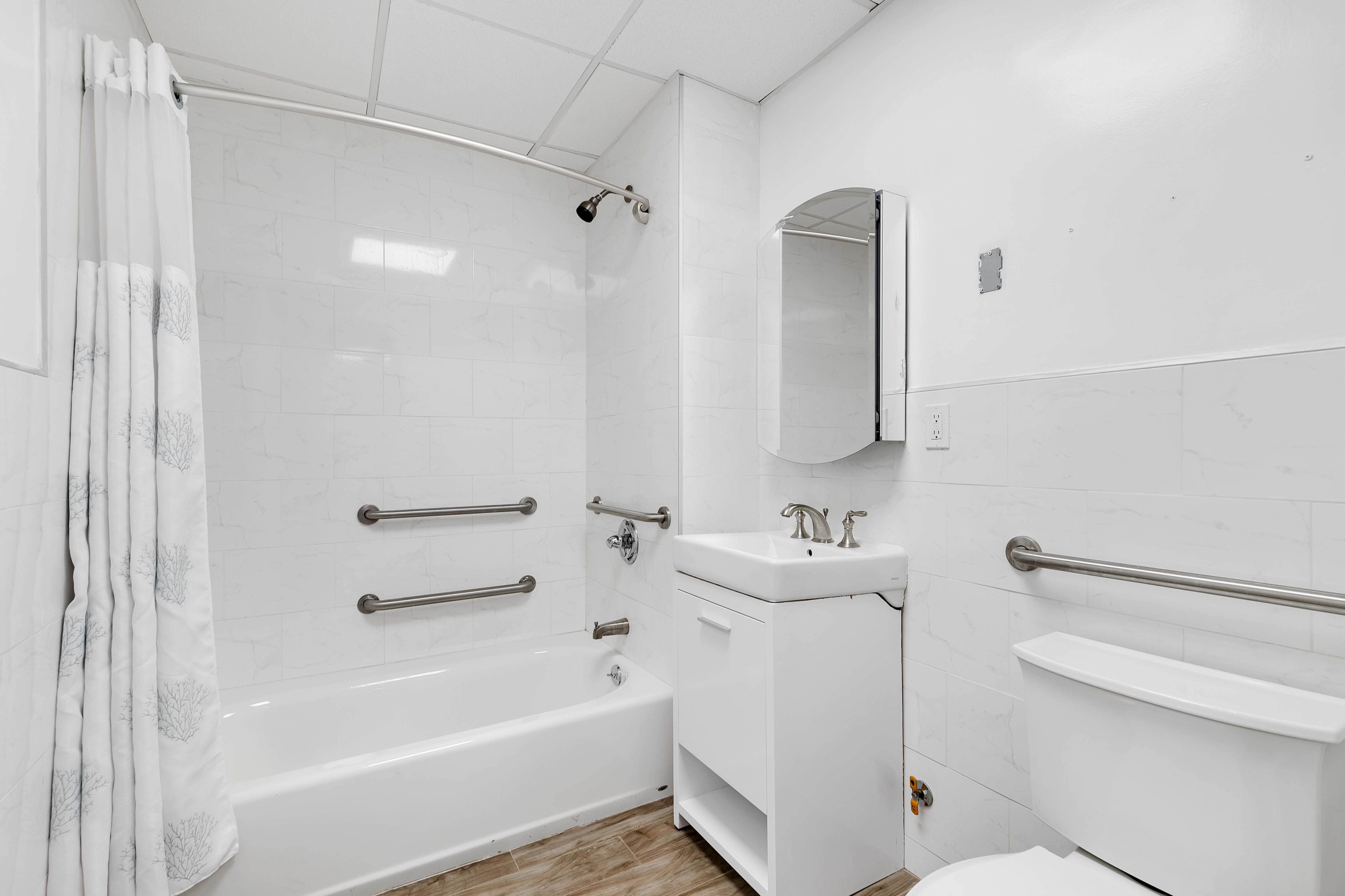 414 West 45th Street, Unit 1A Manhattan, NY 10036 - Photo 3 of 4
