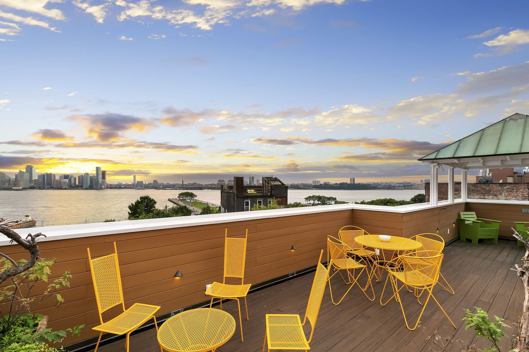 181 Christopher Street, Unit PH Manhattan, NY 10014 - Photo 2 of 17