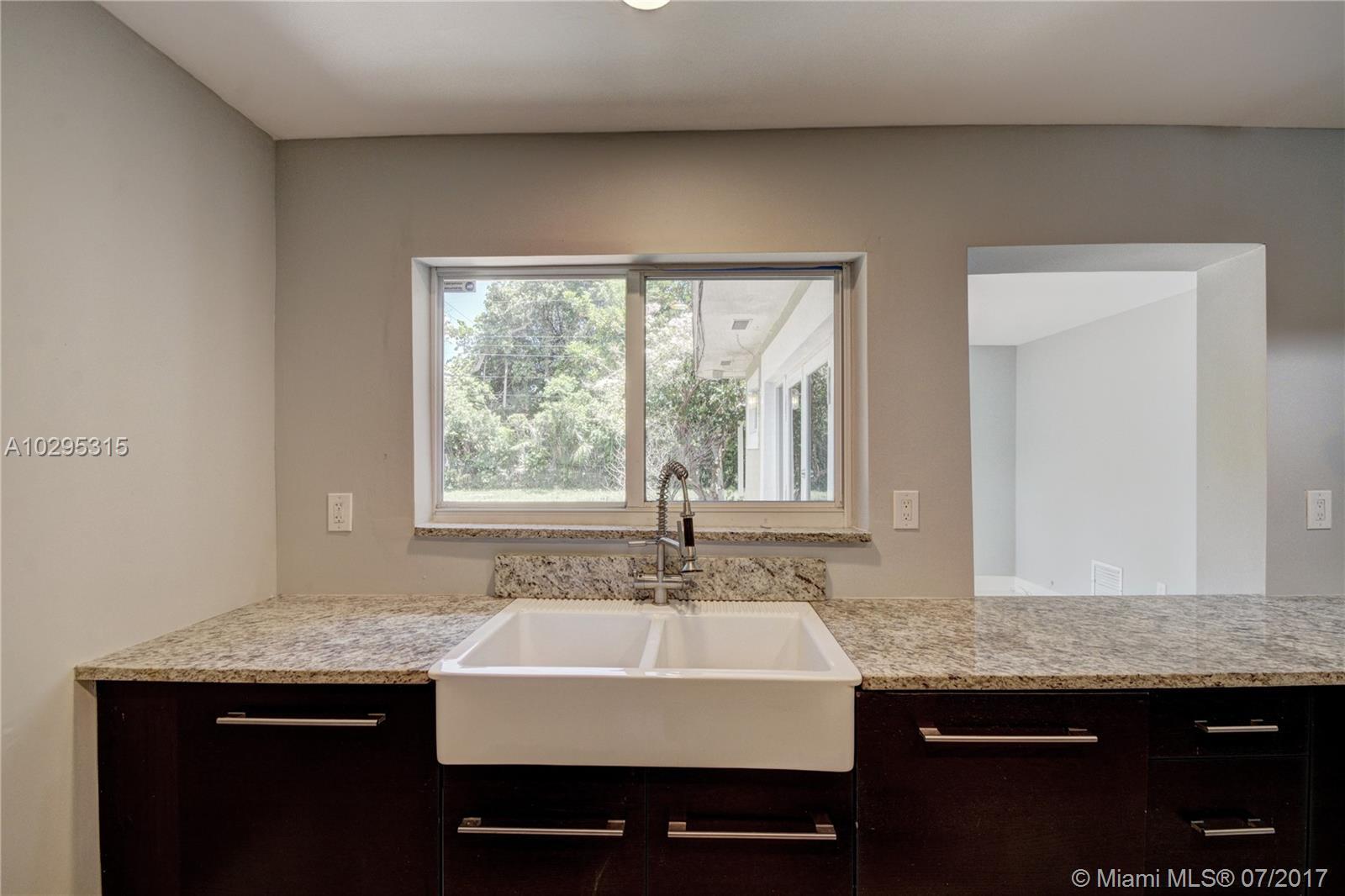 4036 Southwest 5th Street Plantation, FL 33317 - Photo 10 of 28