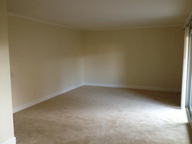 8544 Via Mallorca, Unit B La Jolla, CA 92037 - Photo 10 of 14 Living Room