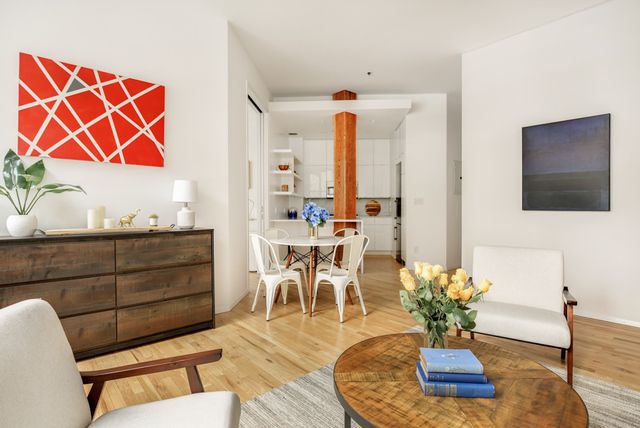 $890,000 | 372 Dekalb Avenue, Unit 3K | Clinton Hill