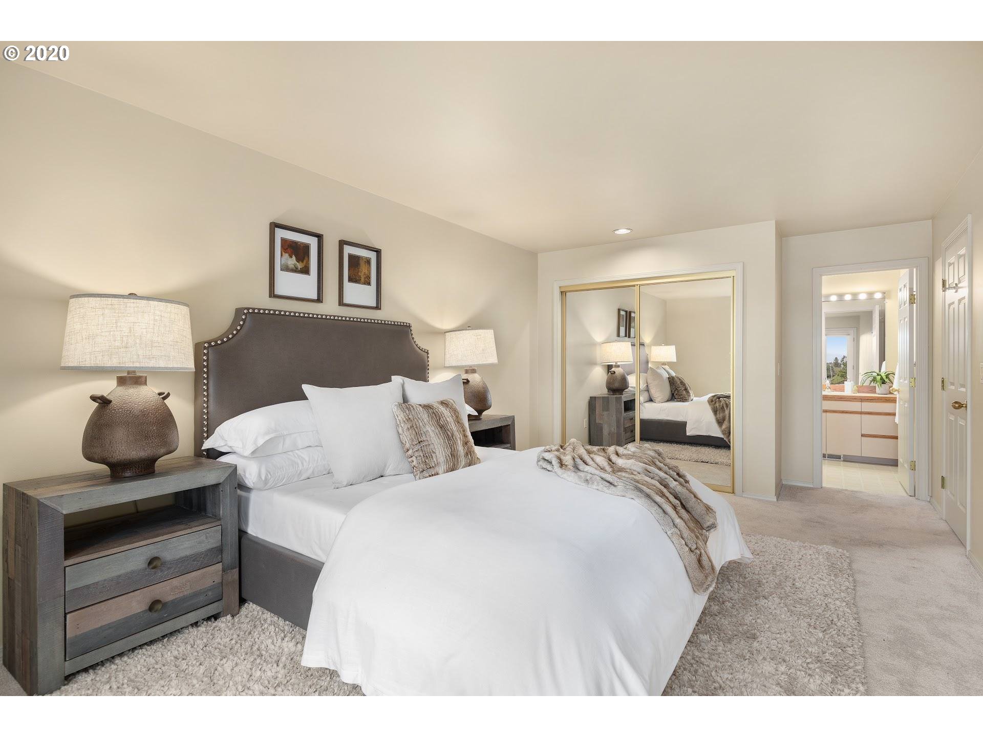 5429 Southwest View Point Terrace Portland, OR 97239 - Photo 17 of 24