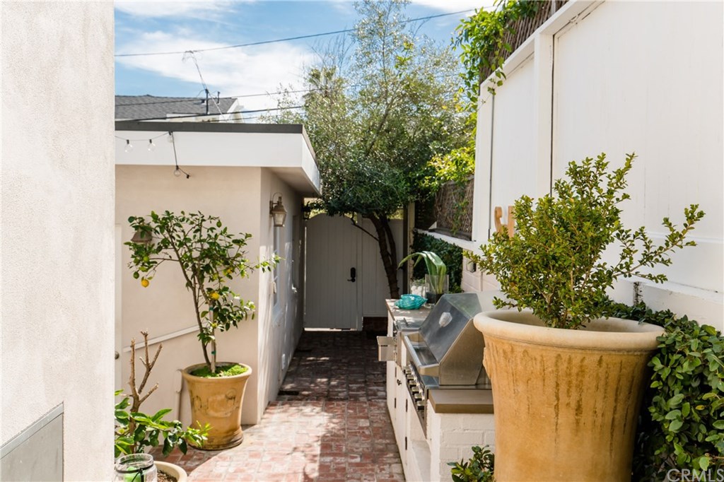 528 24th Street Manhattan Beach, CA 90266 - Photo 22 of 32