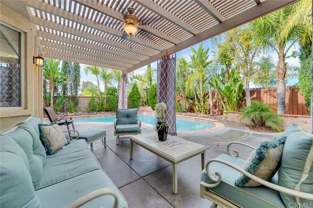 935 Windy Ridge Drive Corona, CA 92882 - Photo 8 of 42