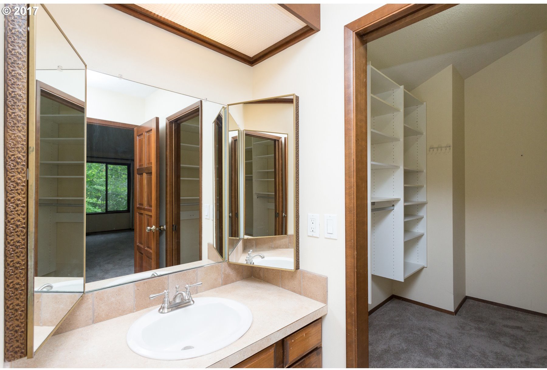 10009 Southwest Quail Post Road Portland, OR 97219 - Photo 11 of 21 Gallery Image 11