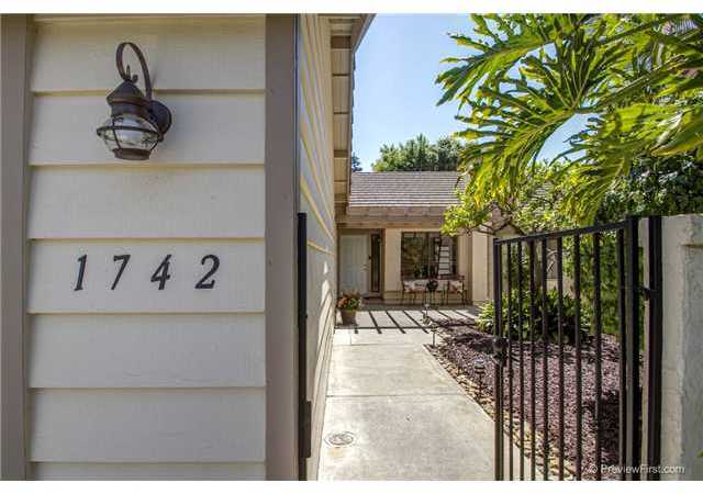 1742 Burgundy Road Encinitas, CA 92024 - Photo 3 of 21