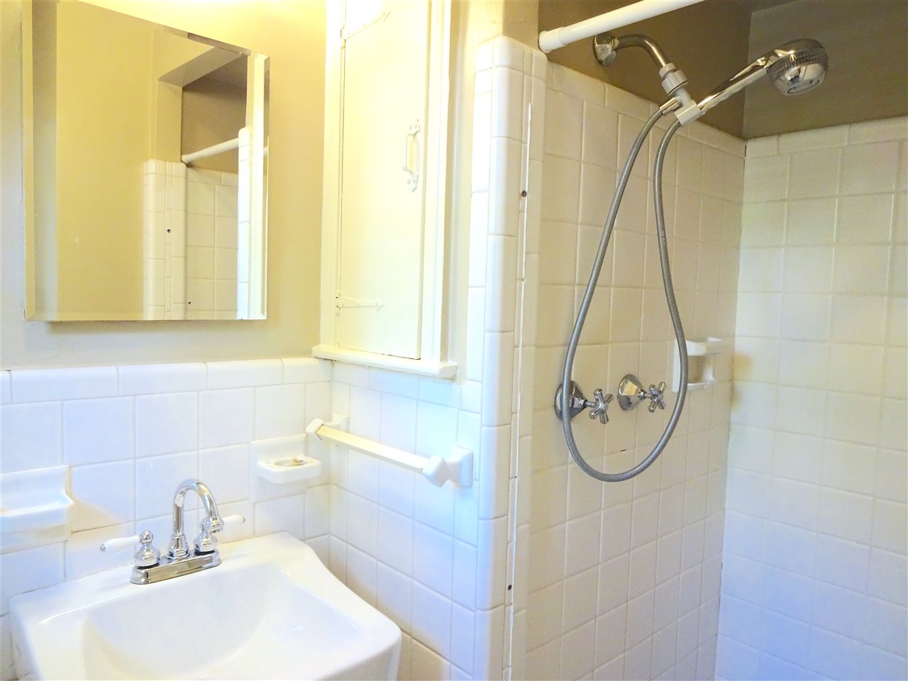 1021 Colonial Road Memphis, TN 38117 - Photo 13 of 21