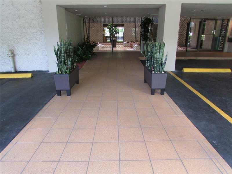 100 Ocean Ln Drive, Unit 406 Key Biscayne, FL 33149 - Photo 7 of 20