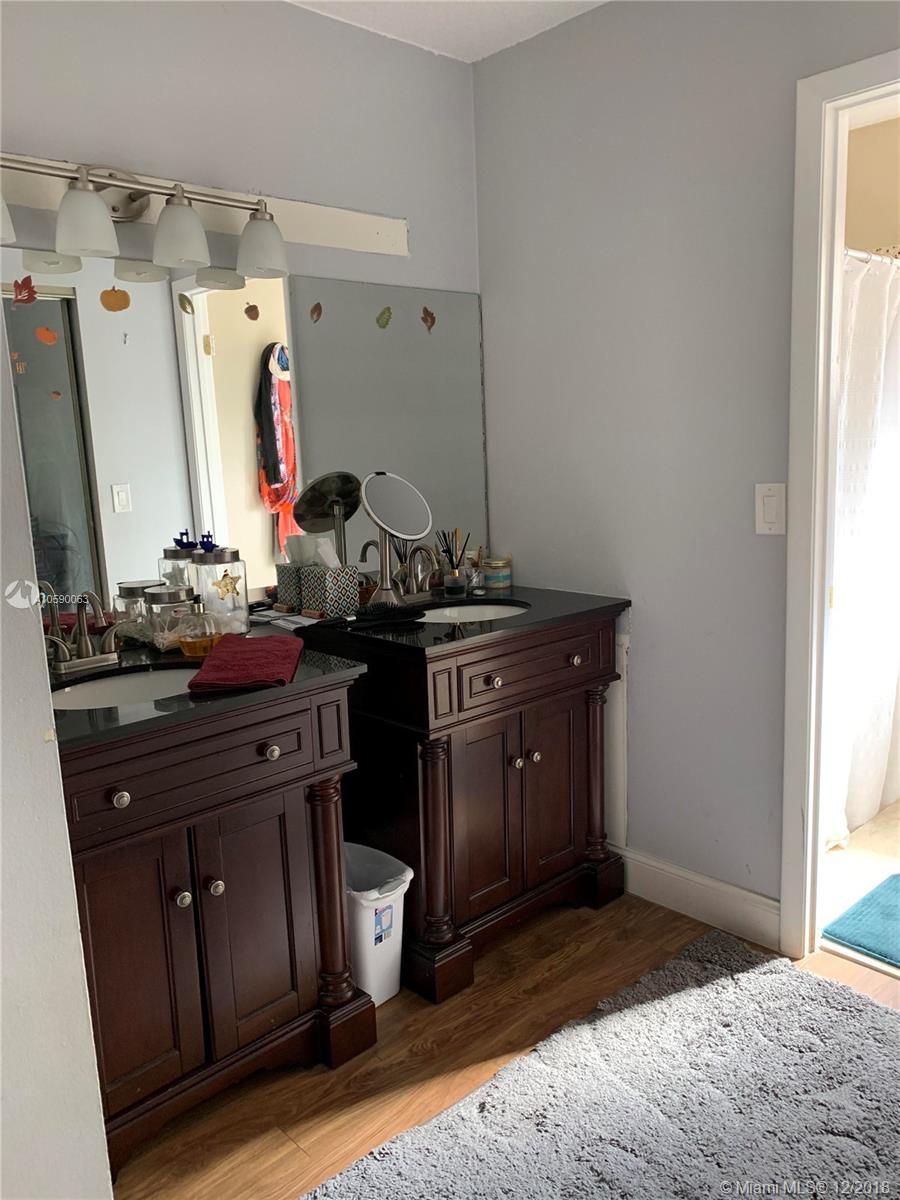 5931 Cornwall Lane Davie, FL 33331 - Photo 11 of 20