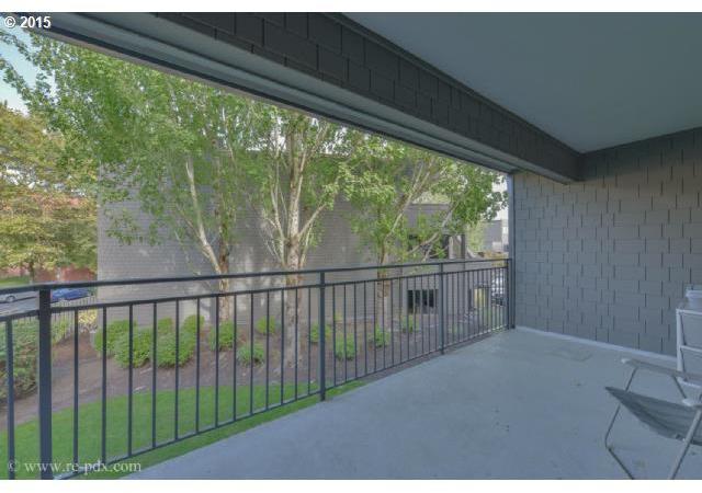 5602 South Riverside Lane, Unit 5 Portland, OR 97239 - Photo 16 of 16 Gallery Image 16
