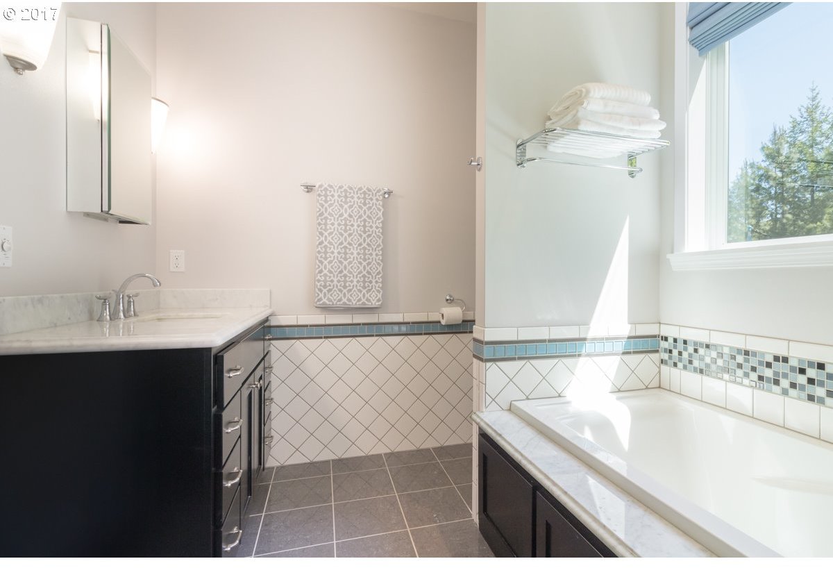 1460 Ireland Road Winston, OR 97496 - Photo 4 of 27