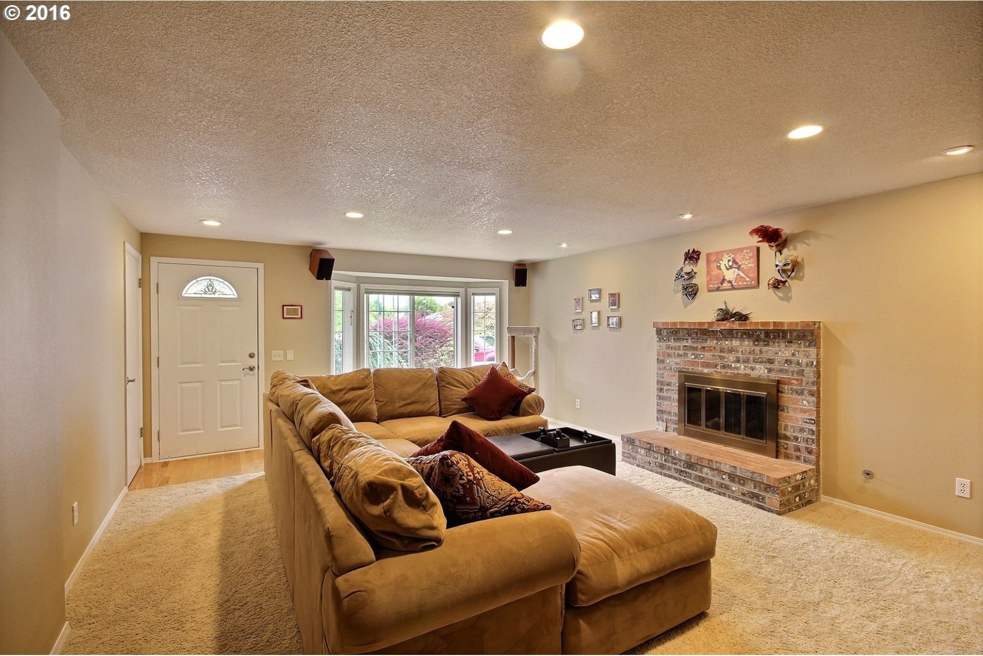 1305 Southwest 216th Place Aloha, OR 97003 - Photo 2 of 16 Gallery Image 2