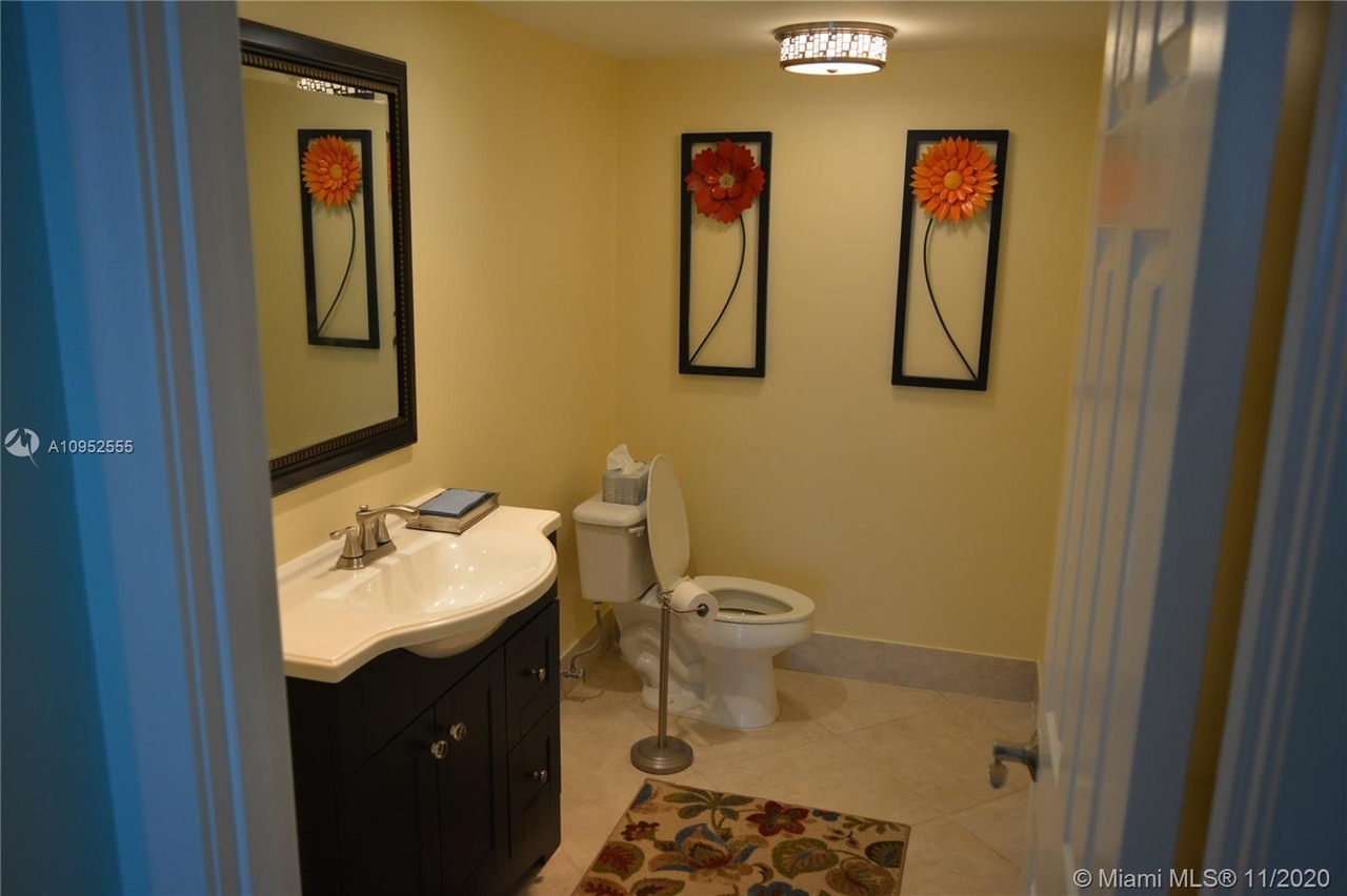 5540 North Ocean Drive, Unit 5D Riviera Beach, FL 33404 - Photo 6 of 23