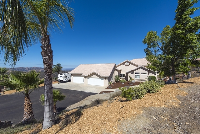 414 Vars Way Alpine, CA 91901 - Photo 2 of 25 Exterior Front