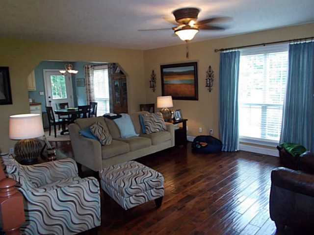 423 Crabtree Road Selmer, TN 38375 - Photo 8 of 17 Open Living to Kitchen