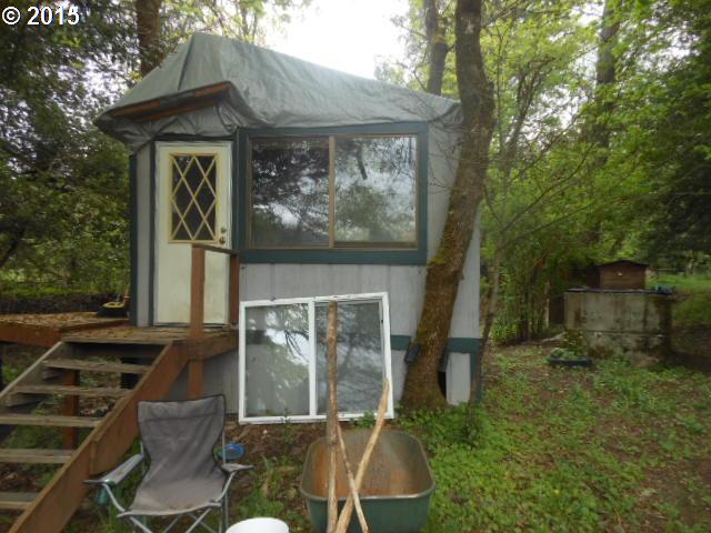 175 Faver Drive Riddle, OR 97469 - Photo 5 of 14