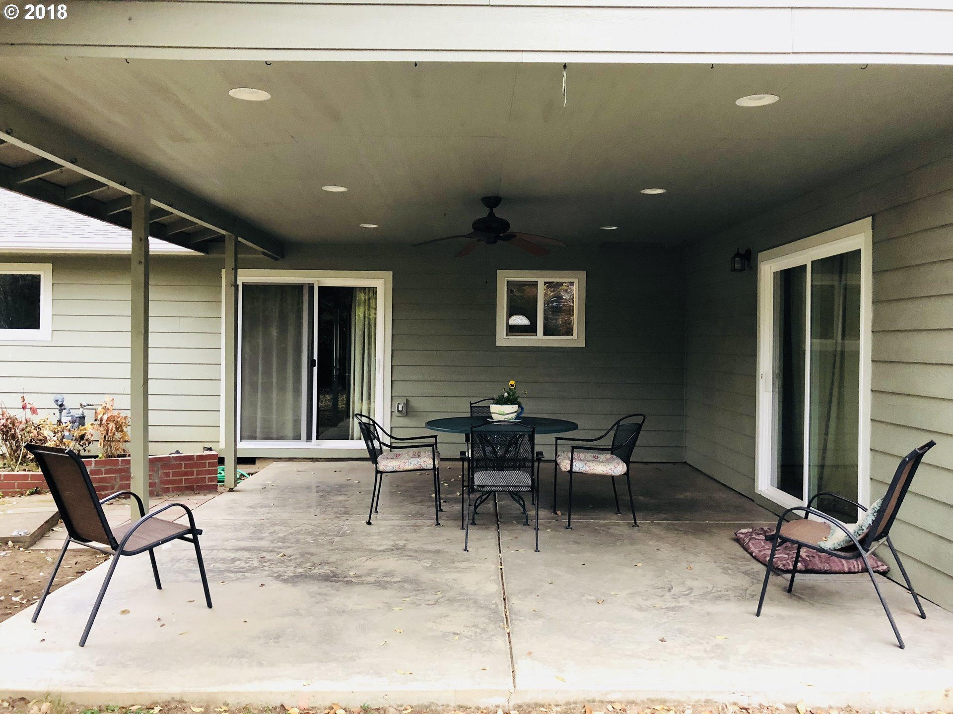 340 Harbor Drive Riddle, OR 97469 - Photo 4 of 29