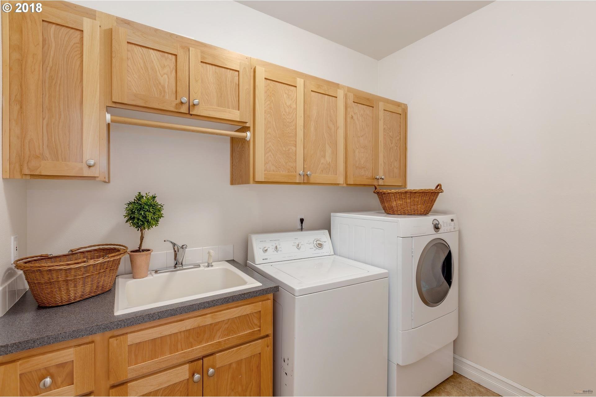 14823 Southeast Royer Road Damascus, OR 97089 - Photo 5 of 32
