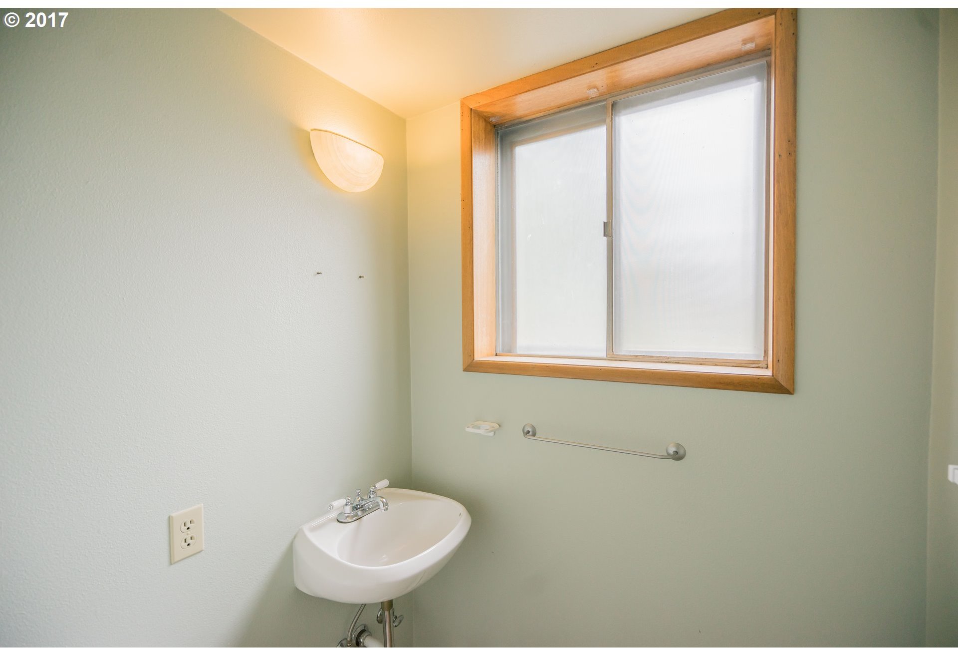 251 Washburn Road Kelso, WA 98626 - Photo 3 of 29 Gallery Image 3