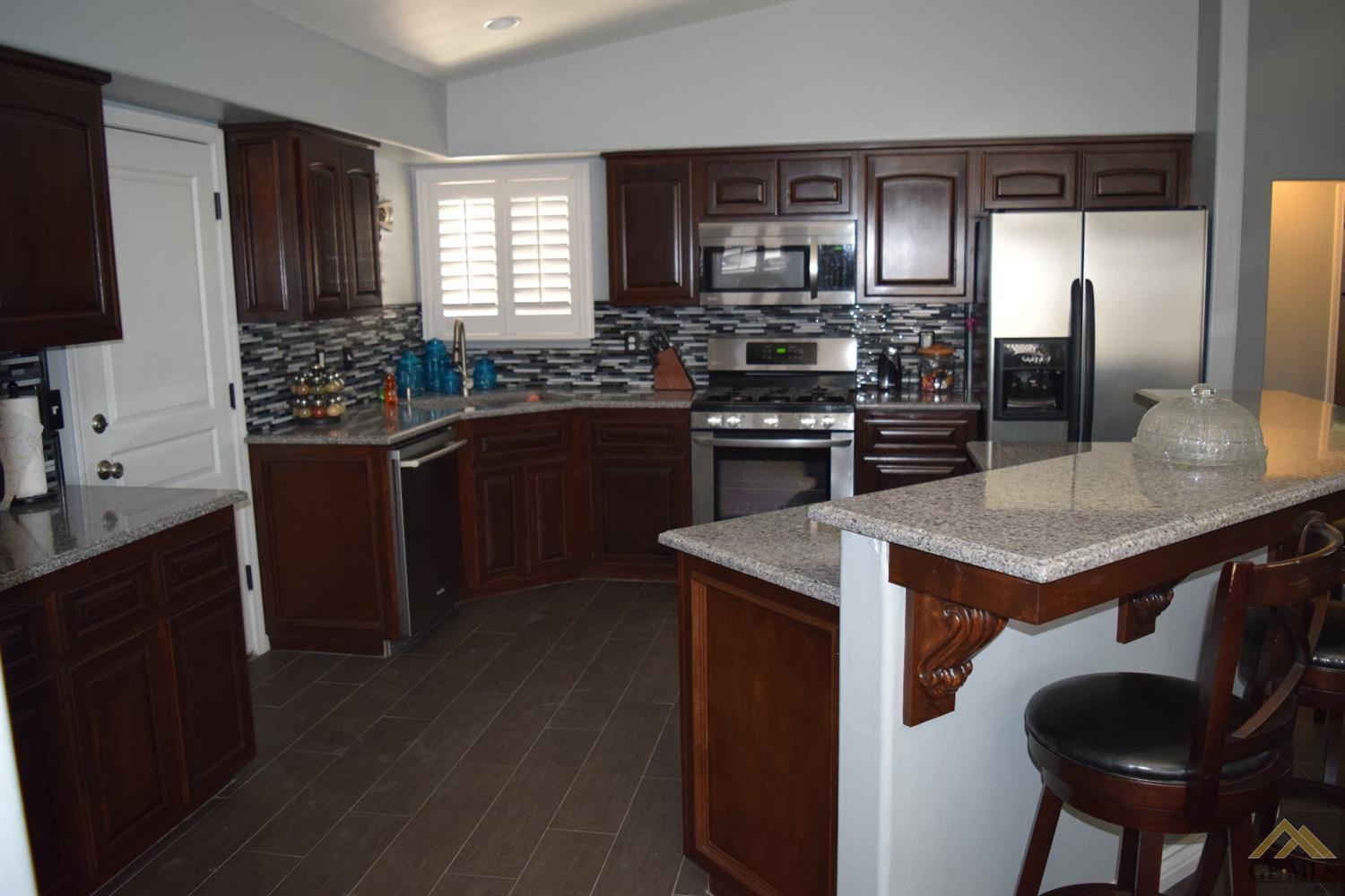 4502 Chinta Drive Bakersfield, CA 93313 - Photo 9 of 29