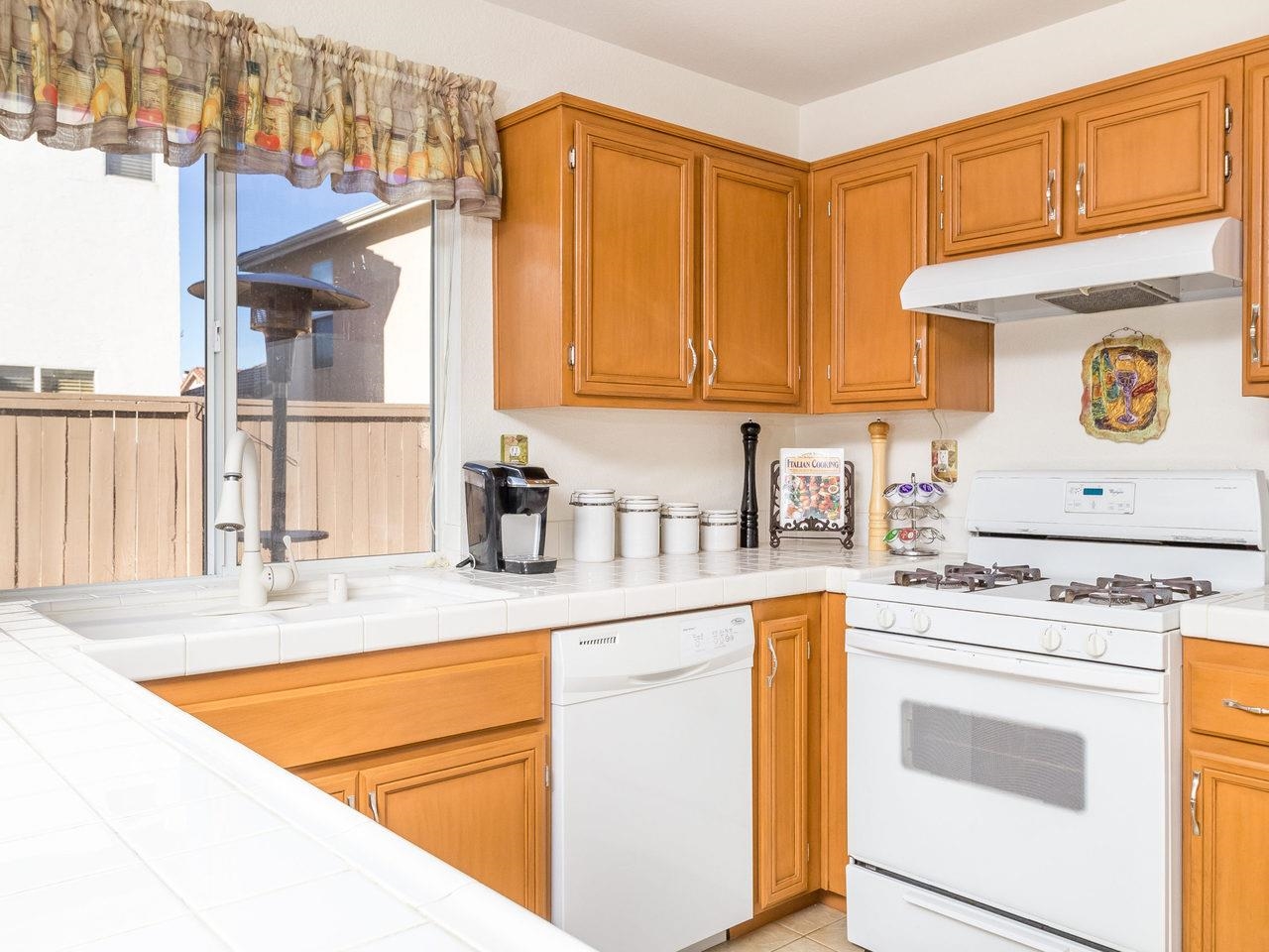 2387 Peacock Valley Road Chula Vista, CA 91915 - Photo 5 of 25