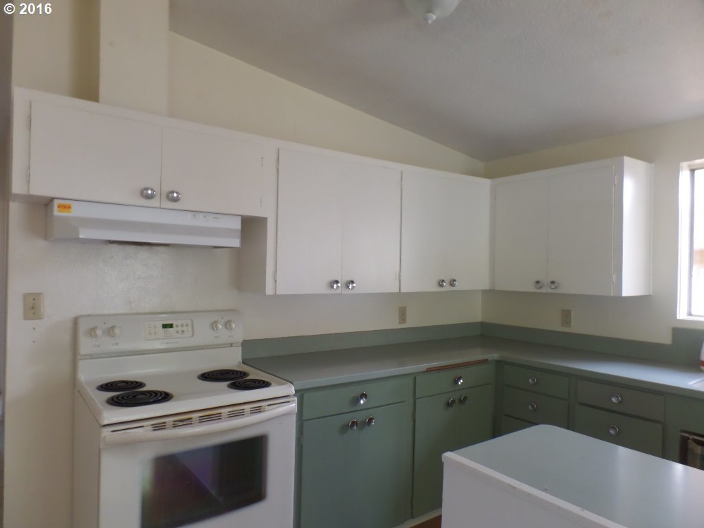 2871 Bowman Road Reedsport, OR 97467 - Photo 6 of 29 Gallery Image 6