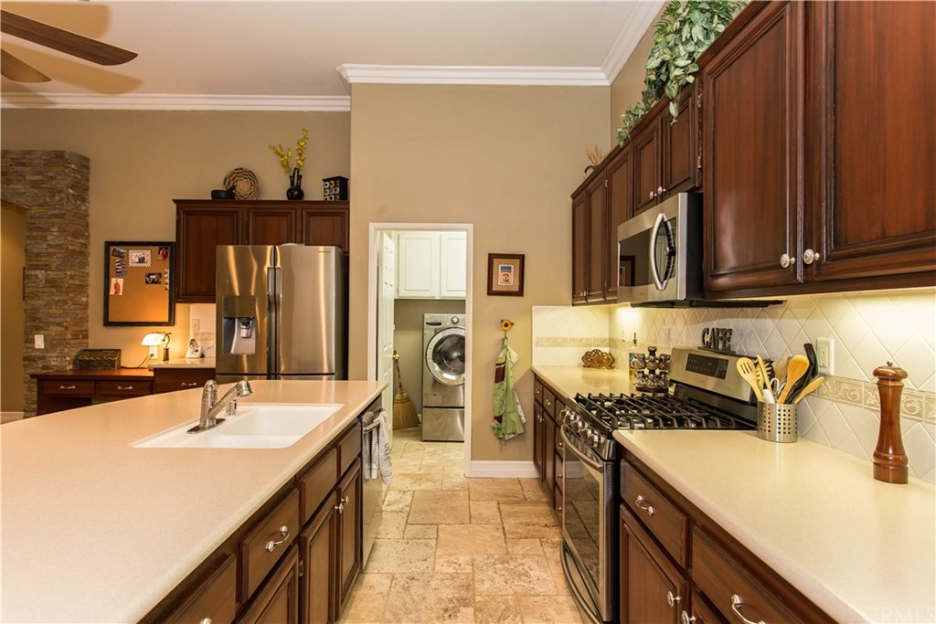 25342 Clear Canyon Circle Menifee, CA 92584 - Photo 8 of 34